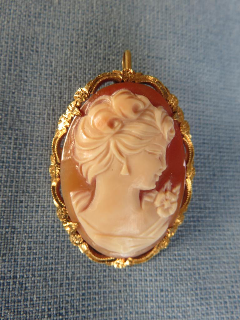 Hanger / broche in 18 karaat goud met camee - 20e eeuw, Ophalen of Verzenden, Zo goed als nieuw, Goud, Goud
