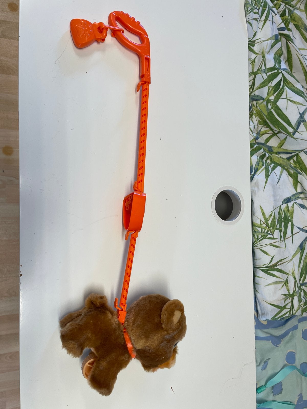 Knuffelhond met looplijn - poept brokjes uit, Ophalen, Gebruikt, Overige merken, Overige karakters
