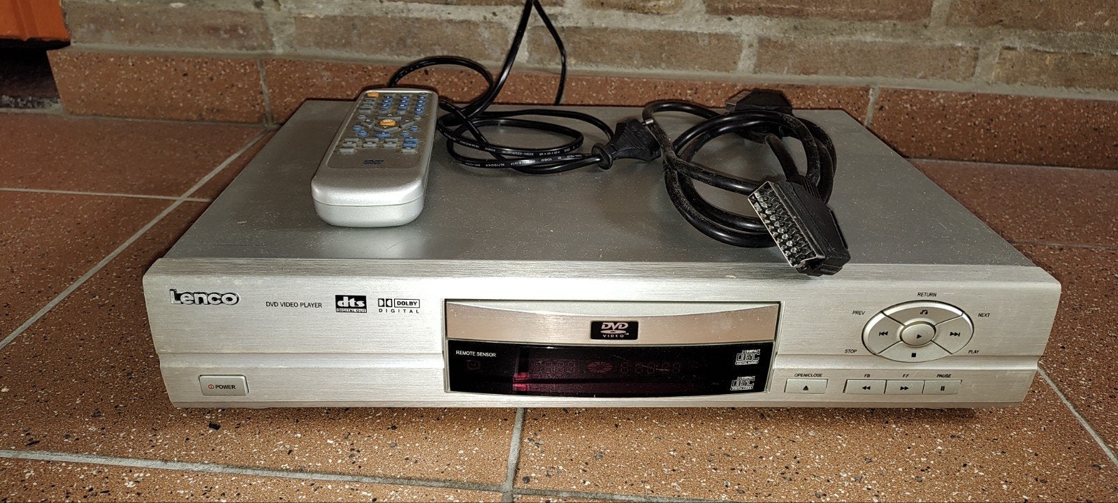 Lenco DVD Speler met afstandsbediening en kabels, Ophalen, Gebruikt, Dvd-speler, Overige merken
