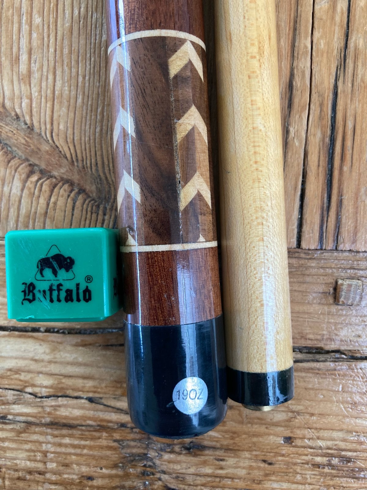 Buffalo Poolkeu 19OZ met krijtje, Ophalen, Zo goed als nieuw, Keu of Ballen