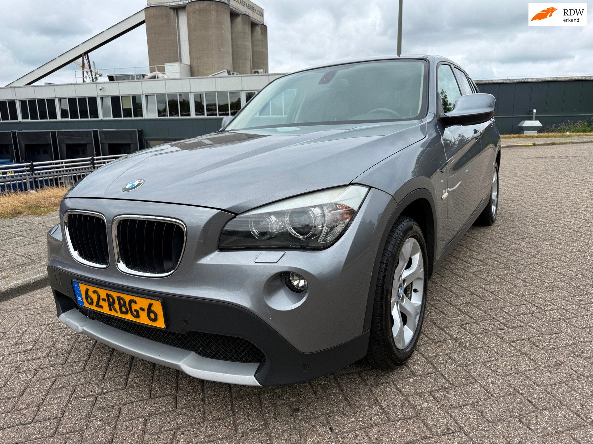 BMW X1 SDrive18i Executive_AUTOMAAT_LEER_NETTE AUTO, Auto's, BMW, Euro 5, Achterwielaandrijving, Beige, 4 cilinders