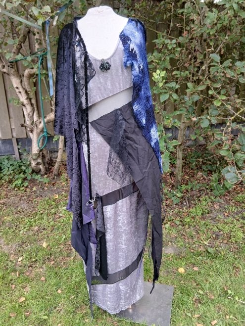 Gave zilverkleurige spinnen heksen jurk maat L/XL met hoed, Carnaval, ., Maat 42/44 (L), Ophalen of Verzenden