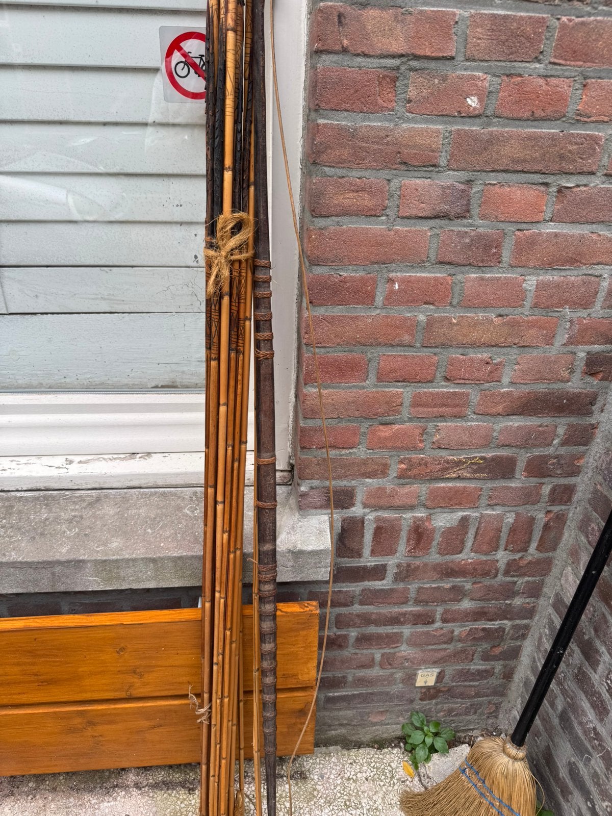 Vintage Brazilaanse pijl en boog set van inheemse stam, Antiek en Kunst, Kunst | Niet-Westerse kunst, Hout, Wapen, Ophalen of Verzenden
