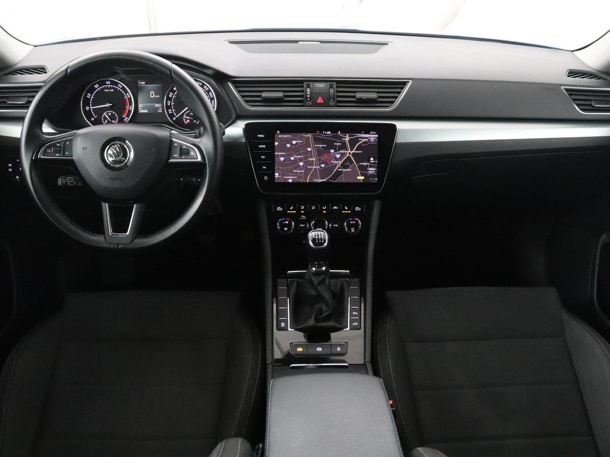 Skoda Superb Combi 1.5 TSI ACT Ambition Business | Panoramad, Voorwielaandrijving, 1374 kg, Stof, 4 cilinders