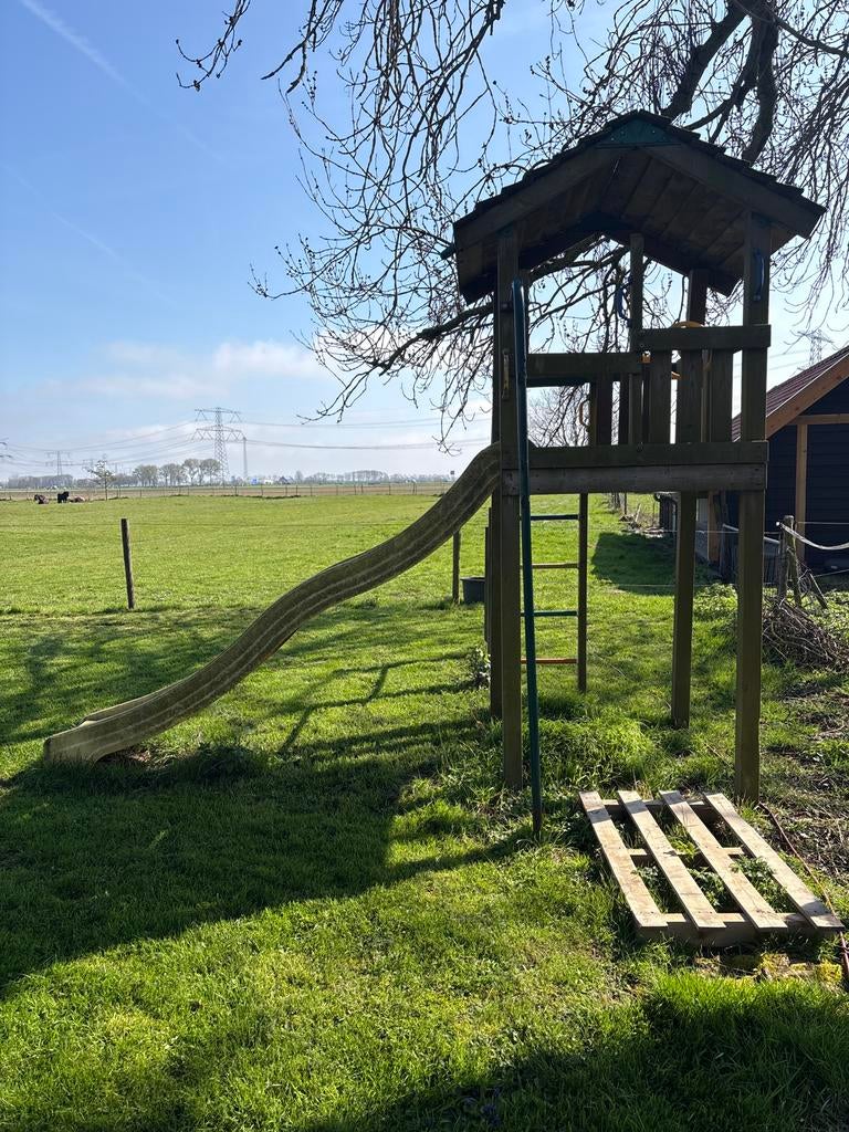Houten speelhuisje met glijbaan, Ophalen, Gebruikt, Hout