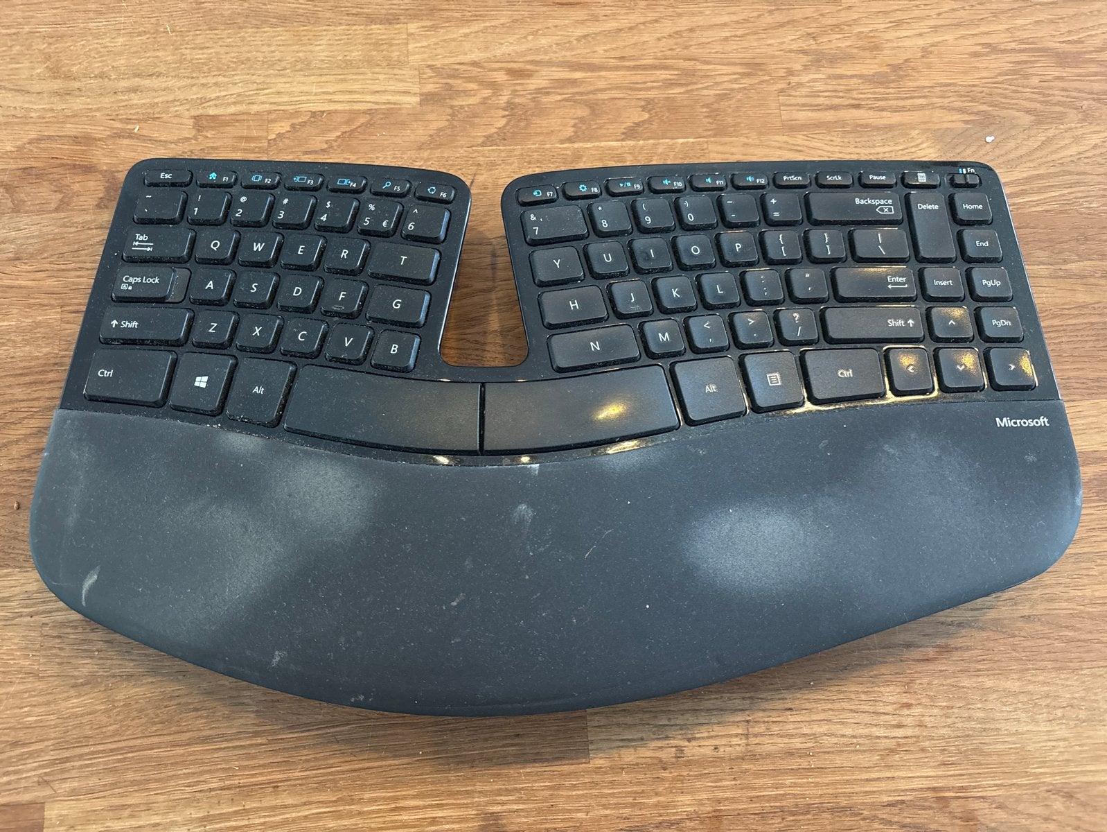 Ergonomisch Microsoft toetsenbord - Qwerty, Computers en Software, Toetsenborden, Gebruikt, Ergonomisch, Ophalen of Verzenden