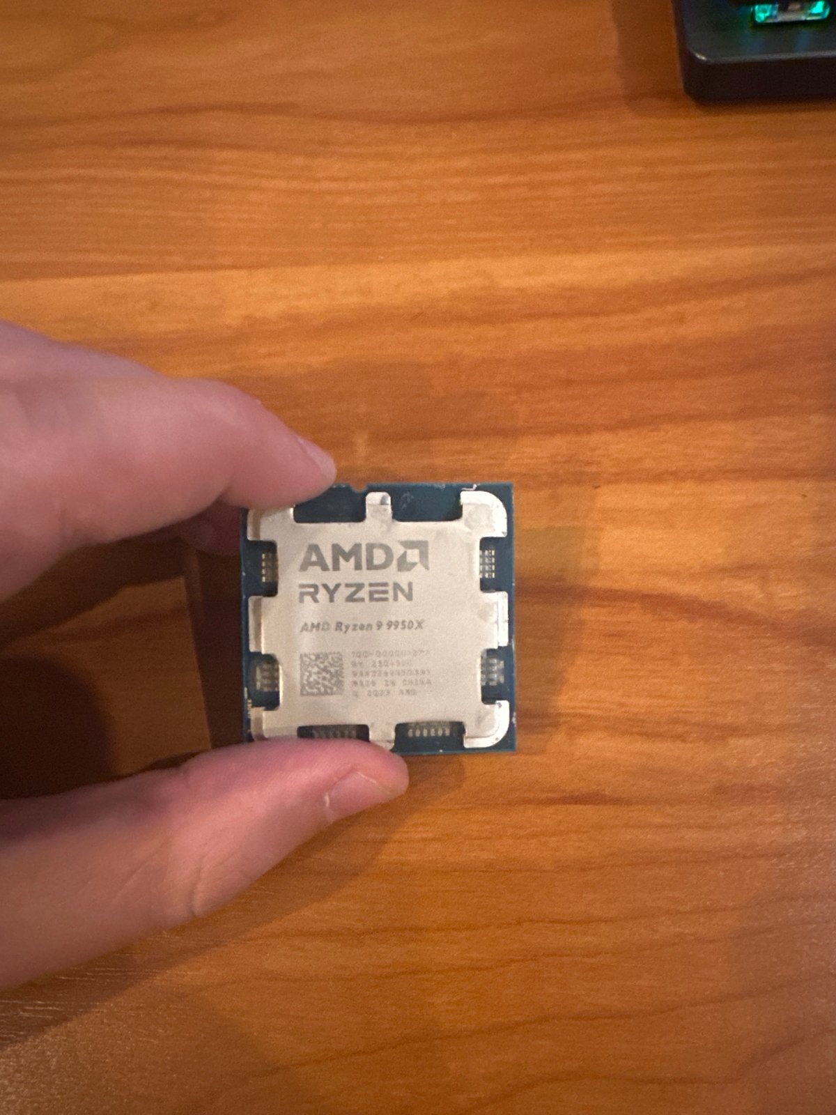 AMD Ryzen 9 9950X Processor, Computers en Software, Processors, Ophalen of Verzenden, Zo goed als nieuw, 16-core, 4 Ghz of meer