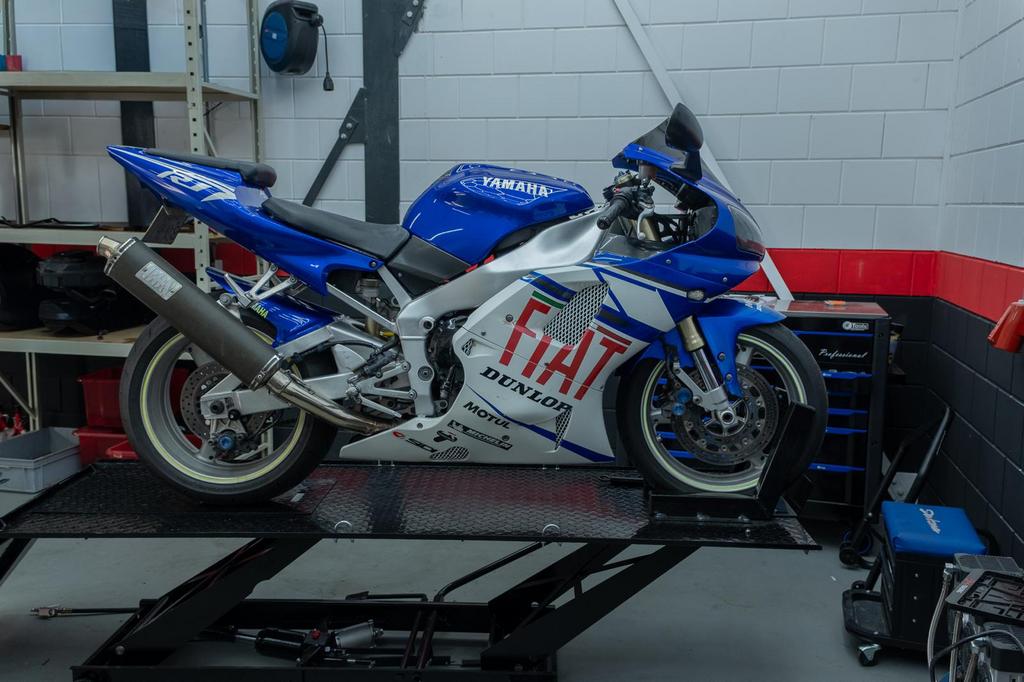 Yamaha R1 FIAT edition, Bedrijf, Super Sport