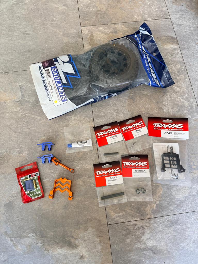Traxxas Maxx onderdelen - Nieuw en Zo goed als nieuw, Overige merken, Nieuw, Ophalen of Verzenden, Groter dan 1:32
