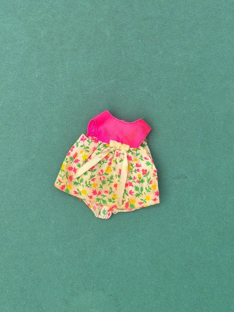 Vintage barbie Tutti jurkje, Verzamelen, Poppen, Ophalen of Verzenden, Gebruikt, Kleertjes