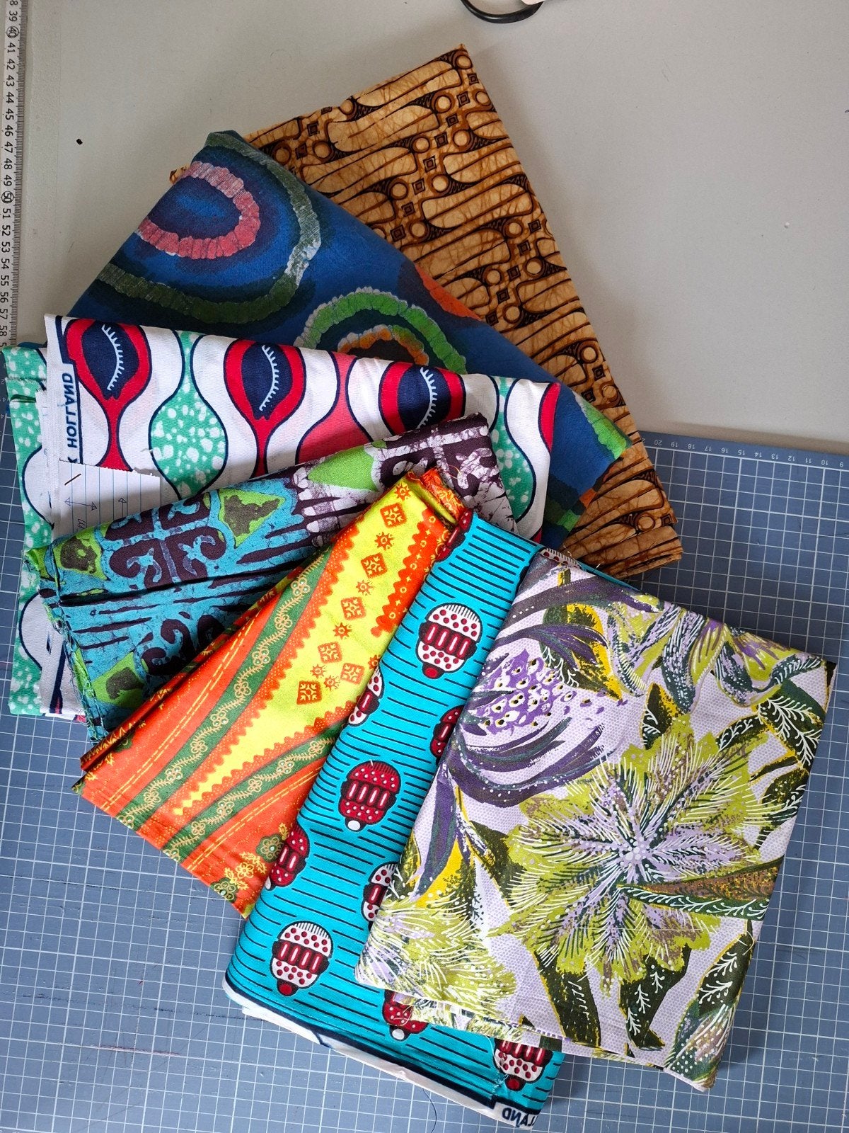 8 Batik stoffen Julius Holland Vlisco 100% katoen, Overige kleuren, 120 cm of meer, Nieuw, Ophalen of Verzenden