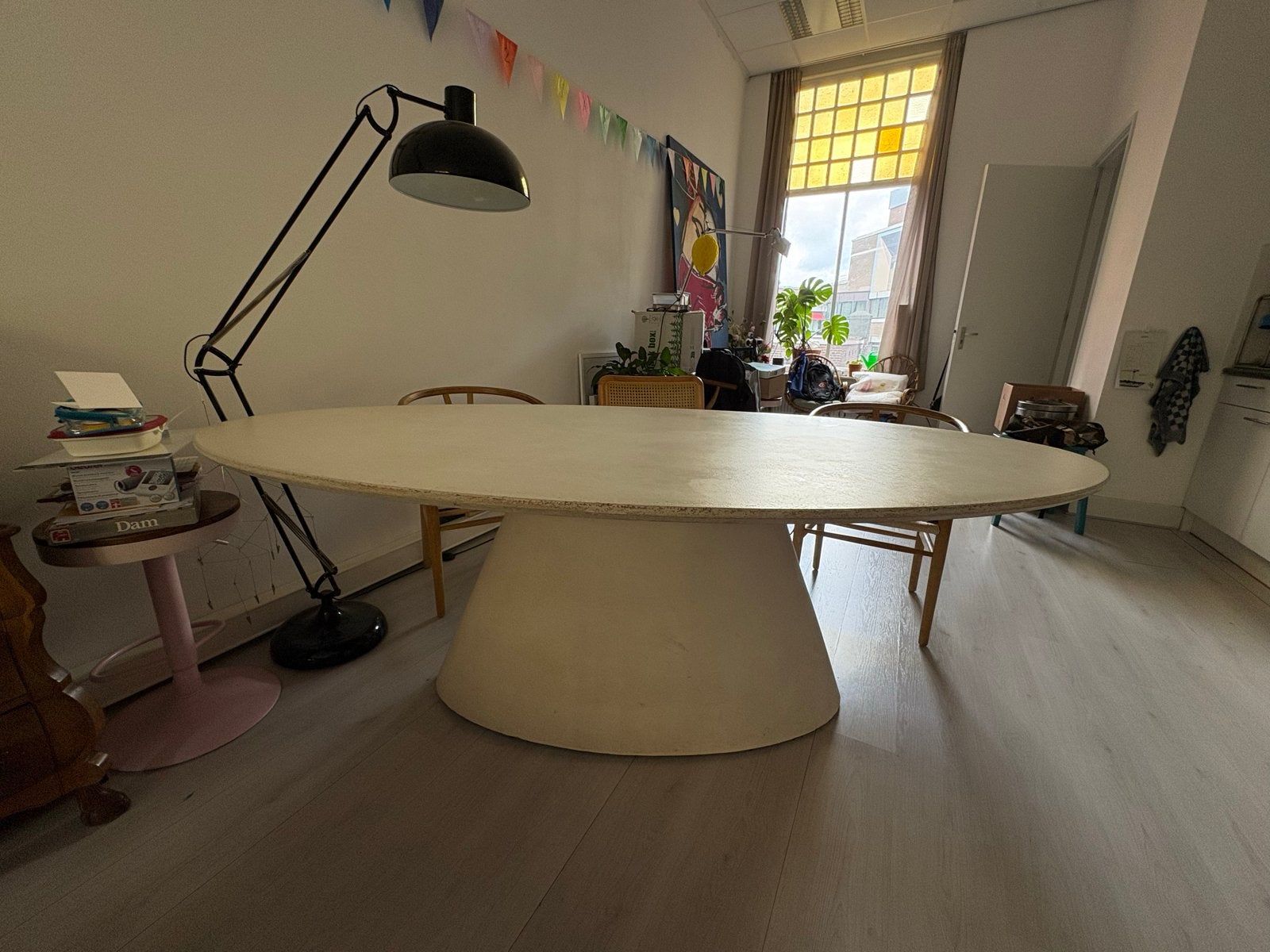 Bogard Betonlook Ovale Tafel 220x110cm met Cone Onderstel, Ophalen, Overige materialen, 100 tot 150 cm, 200 cm of meer