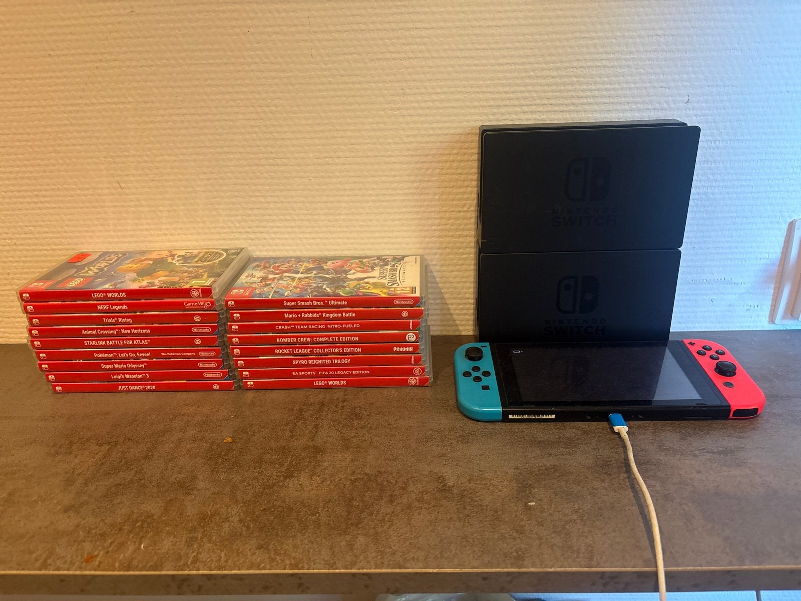Nintendo Switch met 20 games en Mario Kart Live Home Circuit, Spelcomputers en Games, Spelcomputers | Nintendo Switch, Zo goed als nieuw