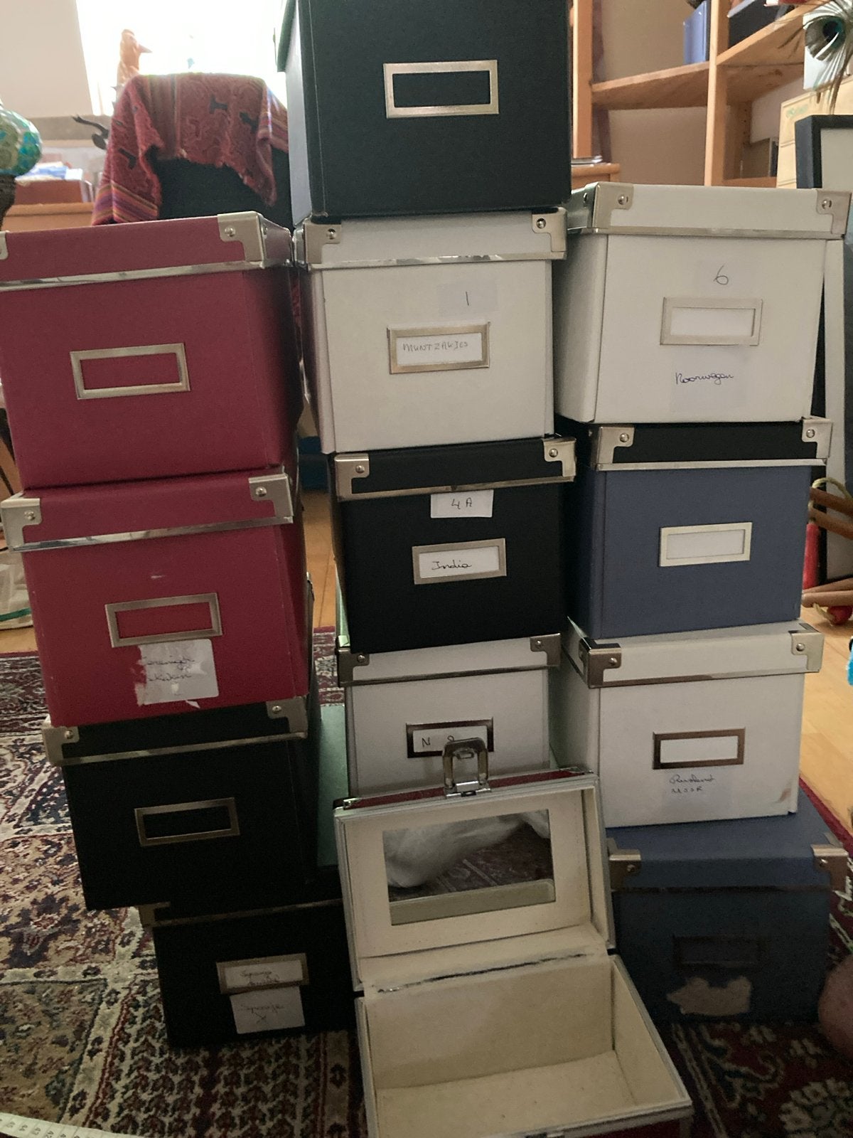 Opbergdozen van karton, diverse kleuren, Ophalen, Overige materialen, Minder dan 50 cm, Gebruikt