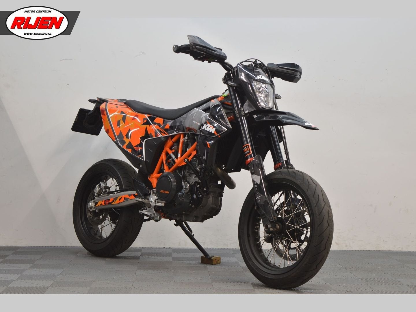 KTM 690 SMC R (bj 2021), Motoren, 693 cc, KTM, Bedrijf, Onbekend