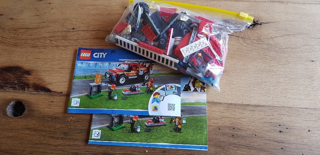 Lego 60231 - City Fire Chief Response Truck, Kinderen en Baby's, Speelgoed | Duplo en Lego, City, Lego, Ophalen of Verzenden, Zo goed als nieuw