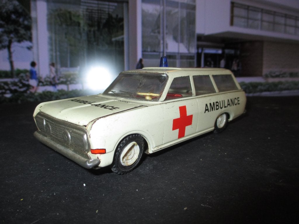 1:30 Opel Rekord B Car-A-Van - EHRI DDR Rode Kruis Ambulance, Ophalen of Verzenden, Gebruikt, Auto, Overige merken