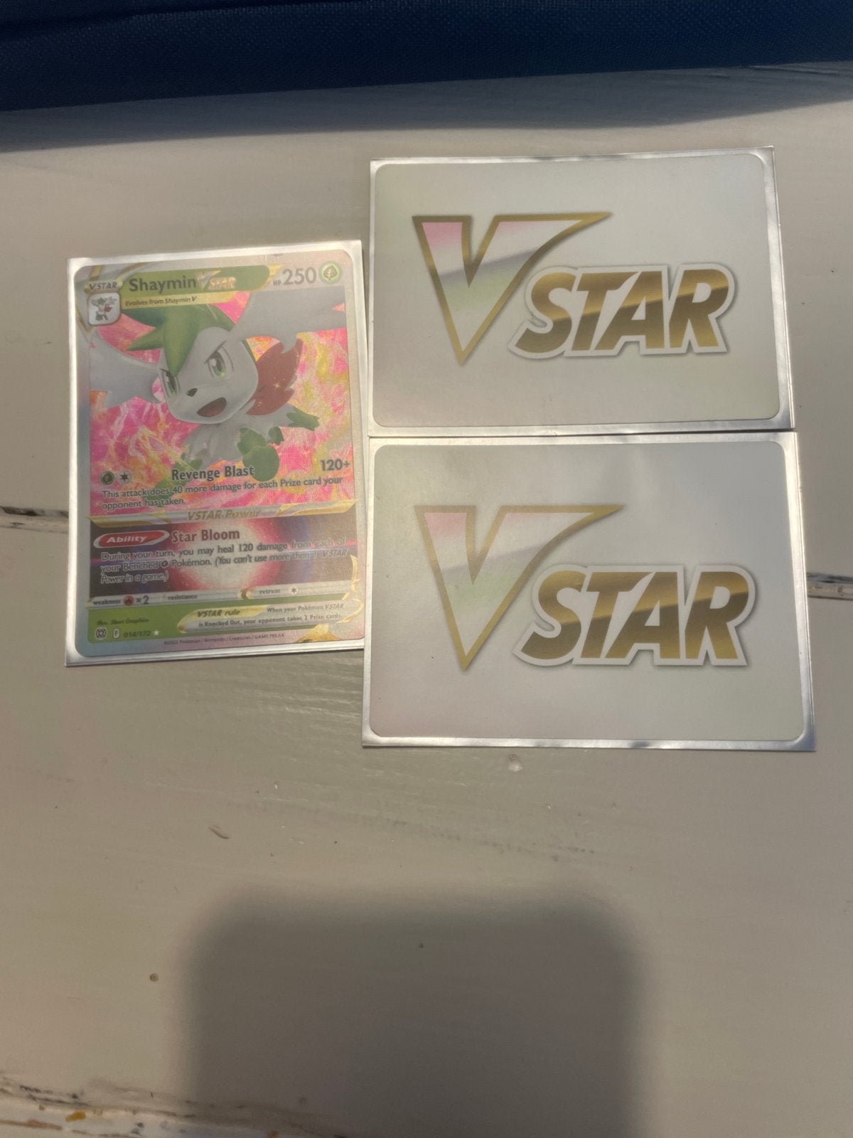 Shaymin VSTAR Pokémon kaart met 2 VSTAR markers, Ophalen of Verzenden, Zo goed als nieuw, Meerdere kaarten, Foil