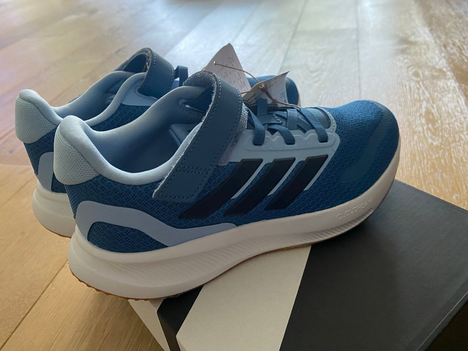 Adidas Runfalcon 5 EL C  Maat 34 nieuw niet gedragen, Ophalen of Verzenden, Nieuw, Jongen of Meisje, Sportschoenen