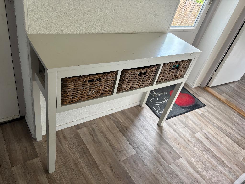Houten hal tafel met mandjes wit, Huis en Inrichting, Tafels | Bijzettafels, Ophalen, 75 cm of meer, 60 cm of meer, Rechthoekig