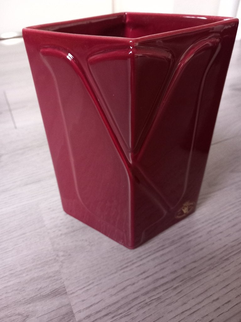 Bordeaux rode art deco vaas tulp Velsen Keramiek Sassenheim, Ophalen of Verzenden, Gebruikt, Rood