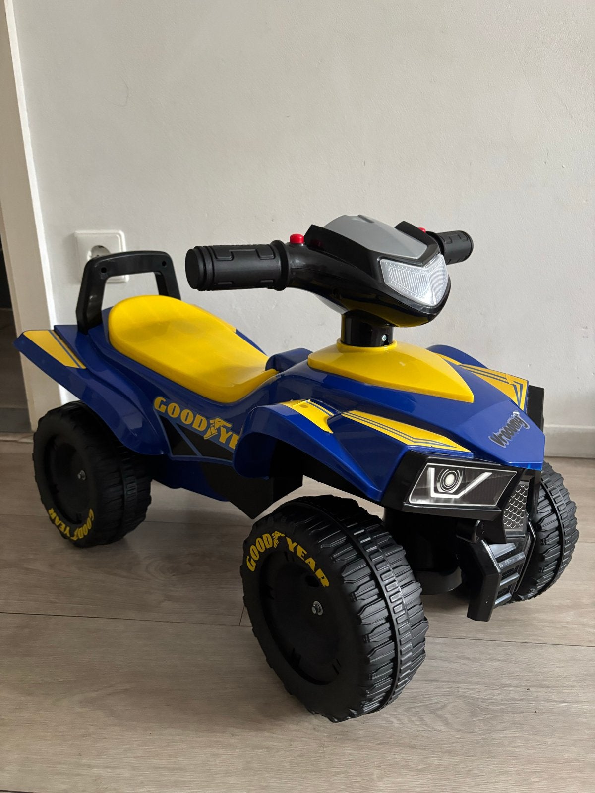 Vrooomy loopvoertuig quad - Blauw/Geel, Ophalen, Zo goed als nieuw, Loopvoertuig