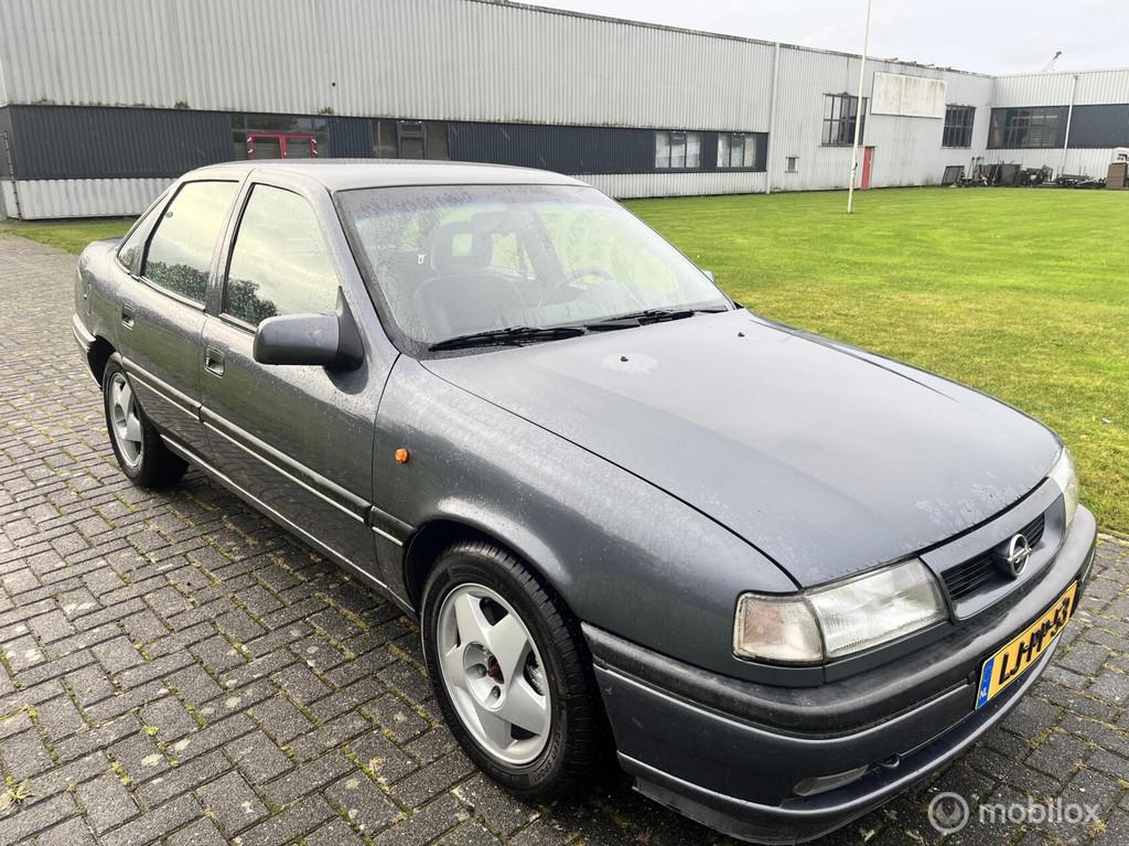 Opel Vectra 2.5 V6 CD Automaat / APK / NAP / Airco / Stoelve, Auto's, Opel, 1350 kg, Stof, Gebruikt, 1295 kg