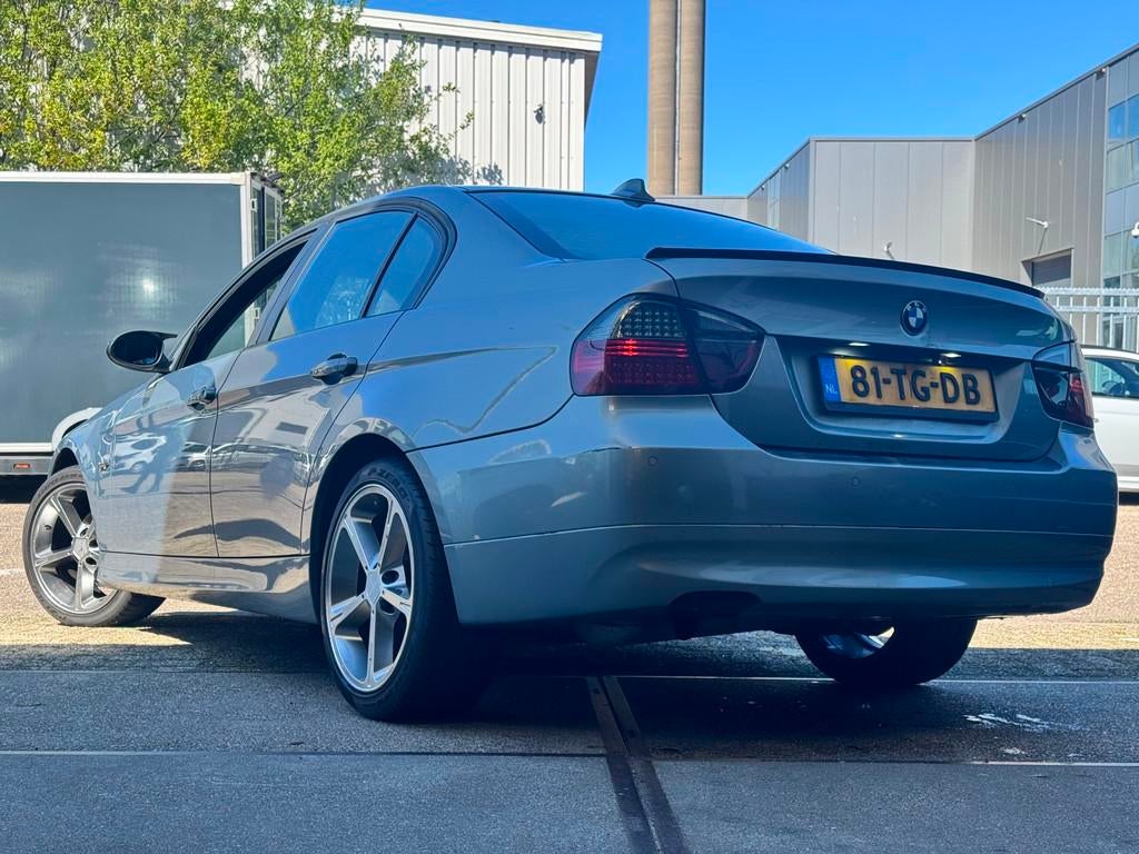 BMW 3-serie 318i | AIRCO | CARPLAY | CAMERA | AUTOMAAT | 5DR, Achterwielaandrijving, 4 cilinders, 129 pk, Sedan