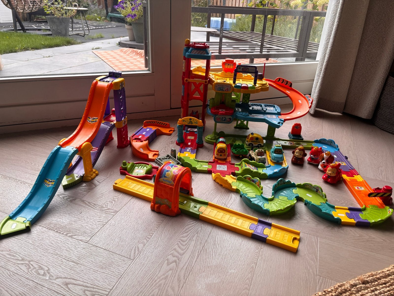 VTech Toet Toet grote set met oa Autogarage, en zoef, Kinderen en Baby's, Ophalen of Verzenden, Gebruikt
