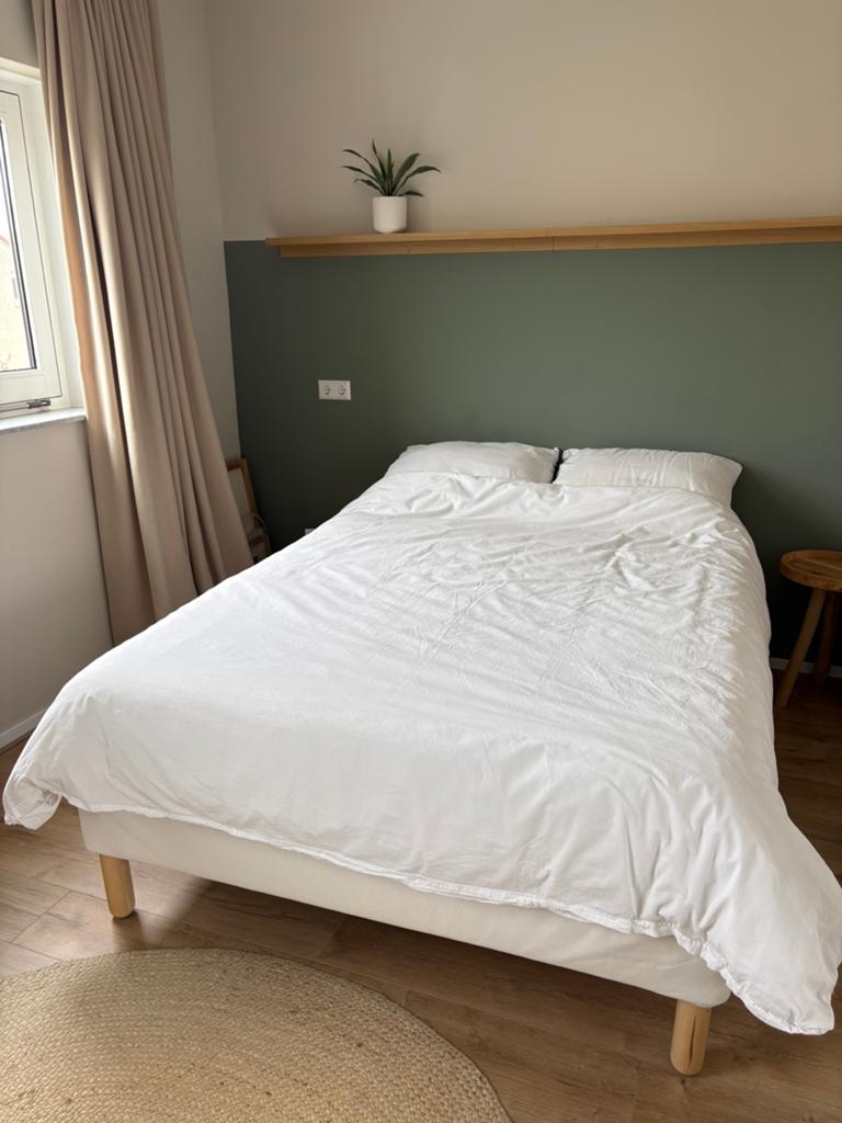 IKEA bed 140x200 cm, z.g.a.n. incl. lattenbodem en matras, Ophalen, Wit, Tweepersoons, 140 cm