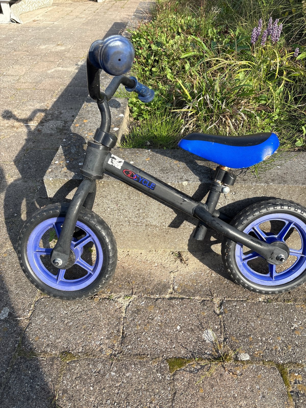 Loopfiets 2Cycle - Zwart met blauwe accenten, Ophalen, Gebruikt, Minder dan 16 inch