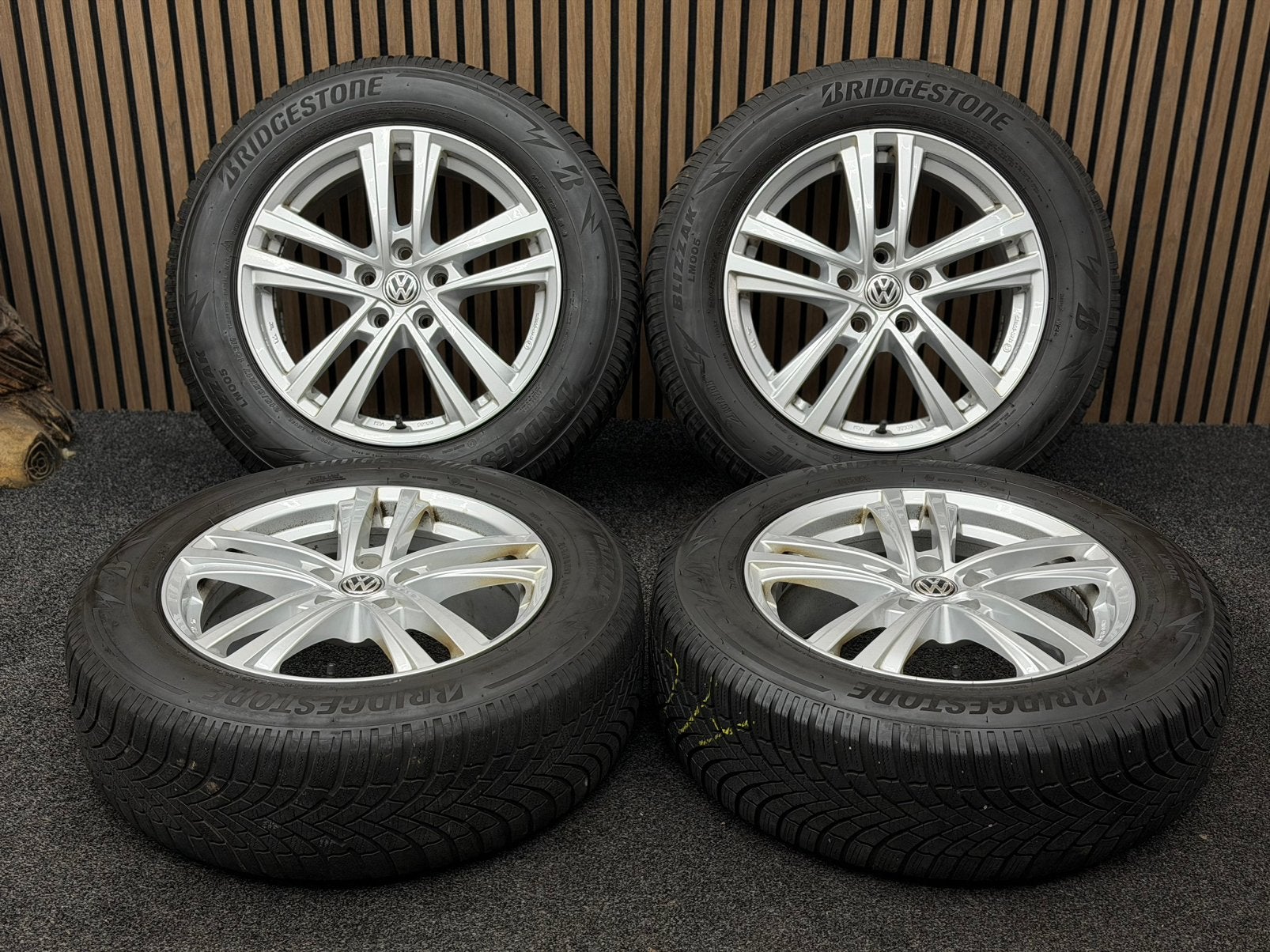 WINTER! 17 inch VW Tiguan Tarraco Kodiaq 5x112 ET40 215/65, Auto-onderdelen, Ophalen, 215 mm, ., Banden en Velgen