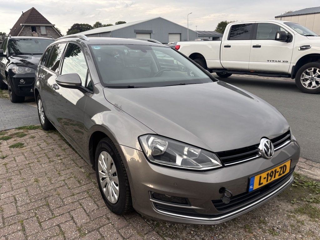 Volkswagen Golf Variant 1.6 TDI 2016 MOTORSCHADE Export, Auto's, Voorwielaandrijving, Gebruikt, 4 cilinders, Golf Variant
