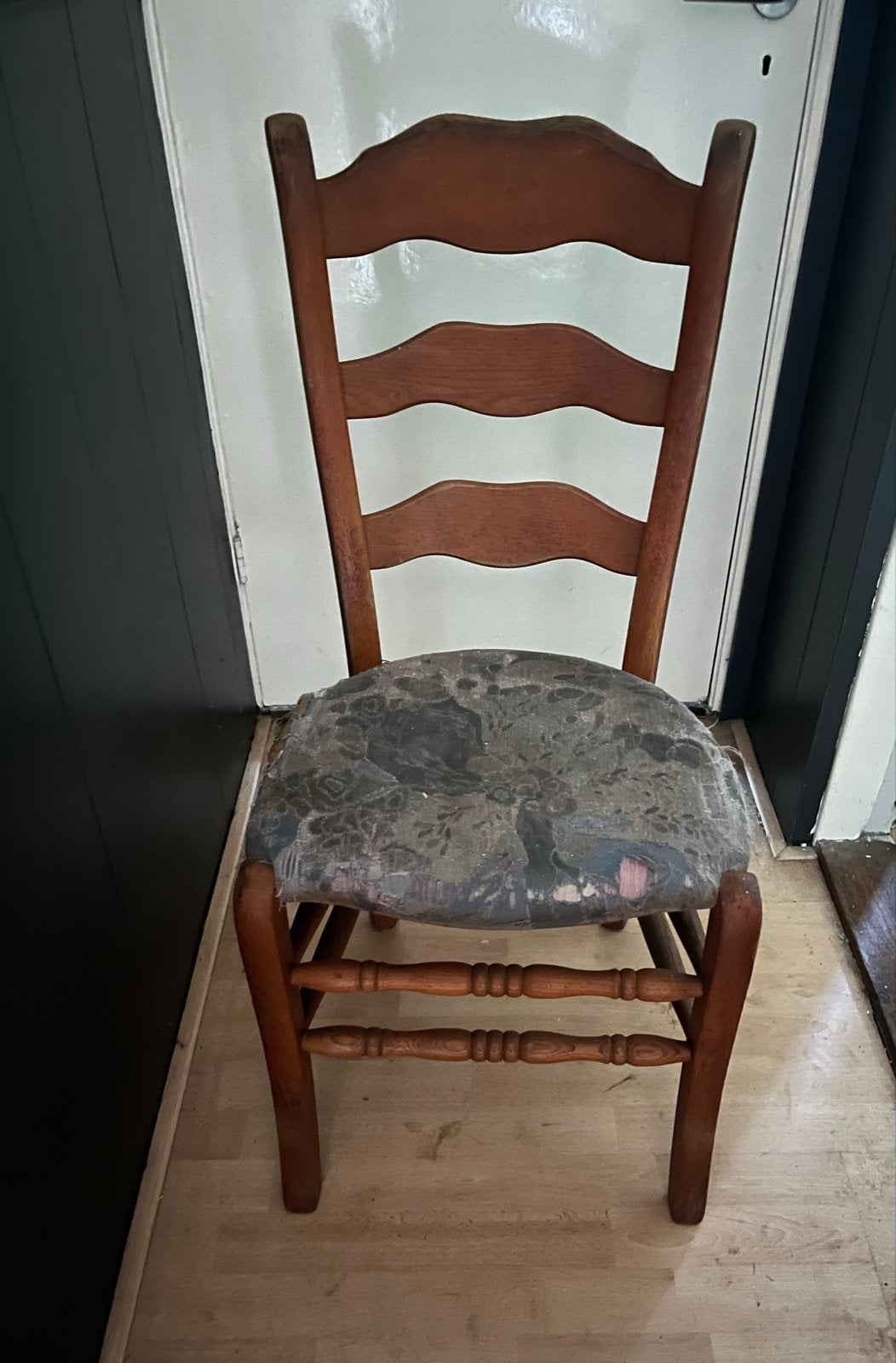 4 eikenstoelen van Meubelmaker De Zwaan - Nieuwe bekleding n, Ophalen