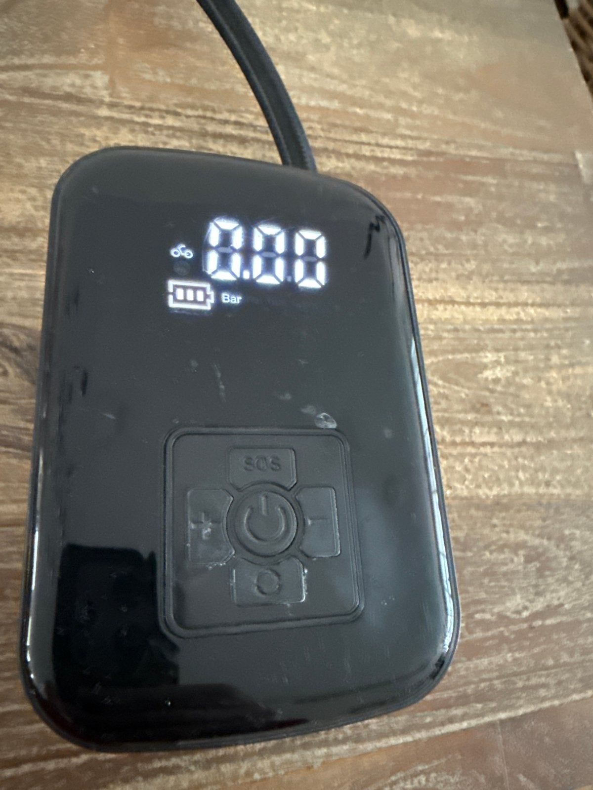 Draagbare elektrische luchtpomp met drukmeter, Ophalen of Verzenden, Drukmeter, Zo goed als nieuw