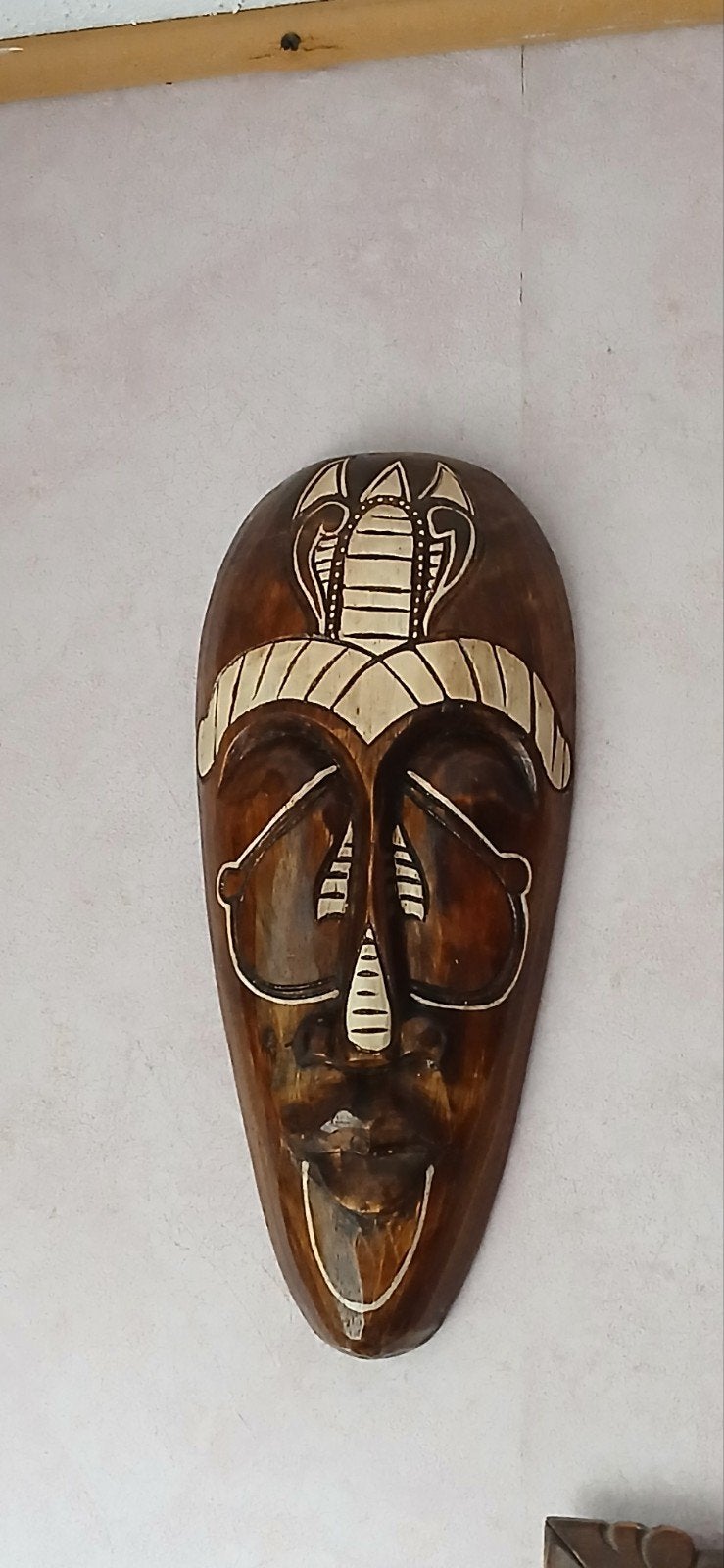 Houten masker met cobra decoratie - Afrikaanse stijl, Antiek en Kunst, Ophalen of Verzenden