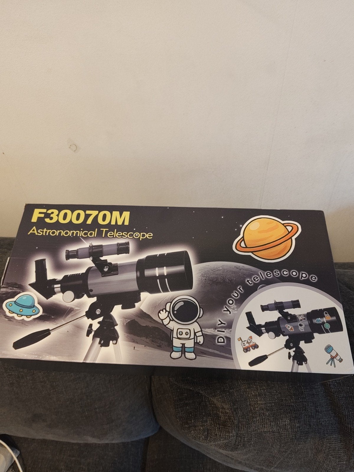 F30070M Astronomische Telescoop met Statief, Lenzentelescoop (refractor), Ophalen of Verzenden, Minder dan 80 mm, Nieuw