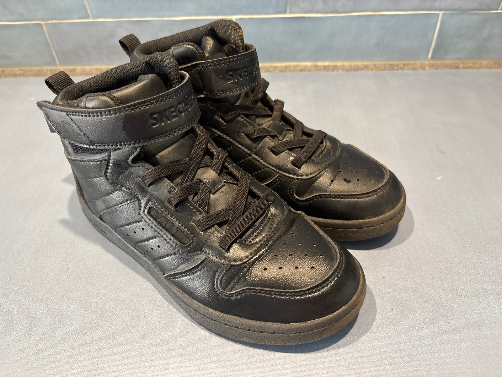 Skechers maat 34 zwarte hoge sneakers voor kinderen, Ophalen of Verzenden, Gebruikt, Jongen of Meisje, Sportschoenen