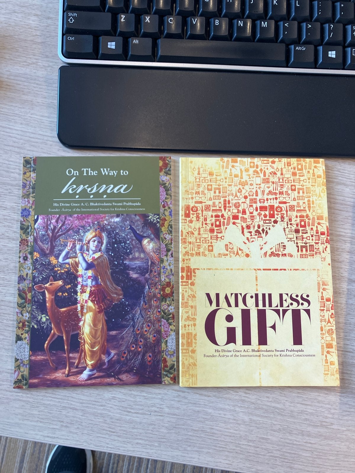 On The Way to Krsna & Matchless Gift - Bhaktivedanta Swami, Ophalen of Verzenden, Nieuw, Spiritualiteit algemeen, Achtergrond en Informatie