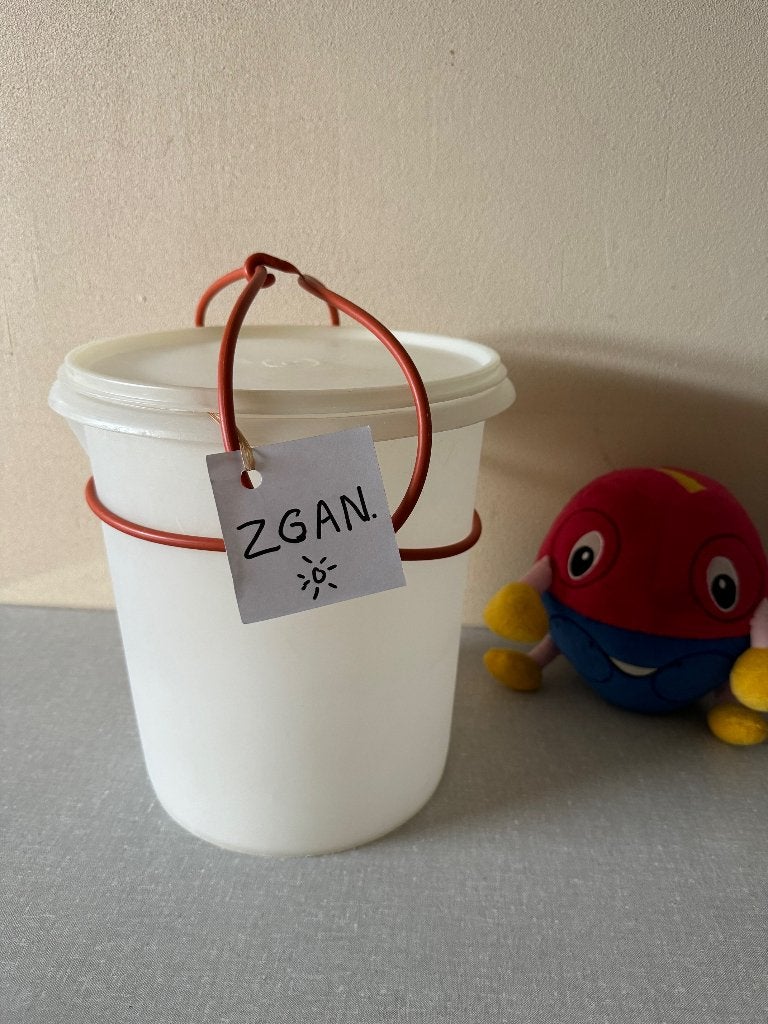 Z.G.A.N. wasemmer +BRUIN HENGSEL emmer TUPPERWARE, Wit, Ophalen of Verzenden, Zo goed als nieuw, Overige typen
