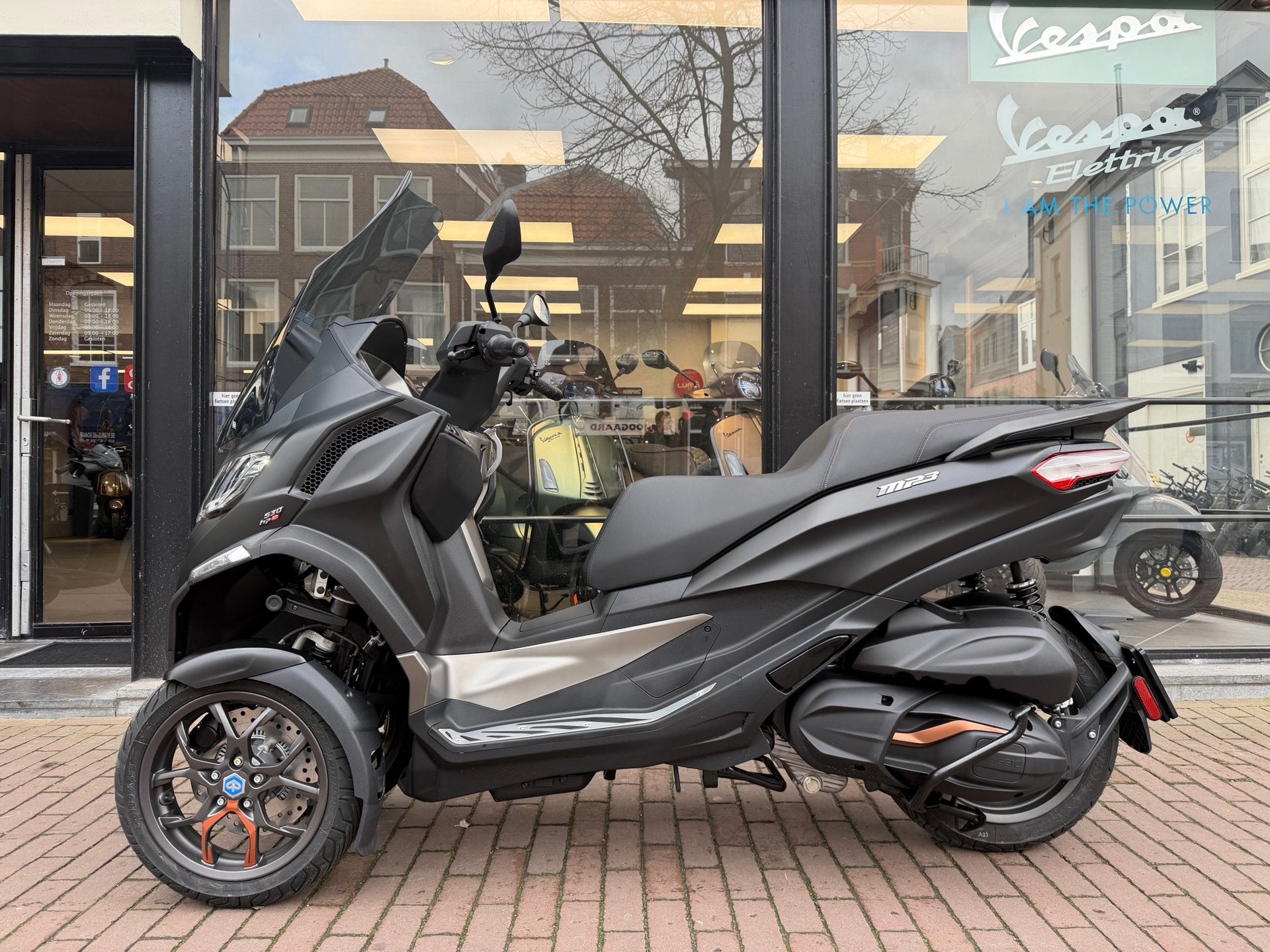 Piaggio MP3 530 HPE Exclusive Euro5+ 2026 0KM | 4 Jaar Fabri, Piaggio, ABS, Automaat, Viale Rinaldo Piaggio
56025  Pontedera, IT