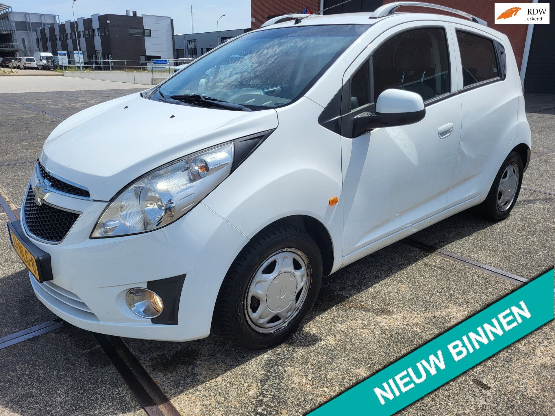 Chevrolet Spark 1.0 16V LS Bi-Fuel GOEDKOOP RIJDEN, Auto's, Voorwielaandrijving, Euro 5, Stof, Zwart