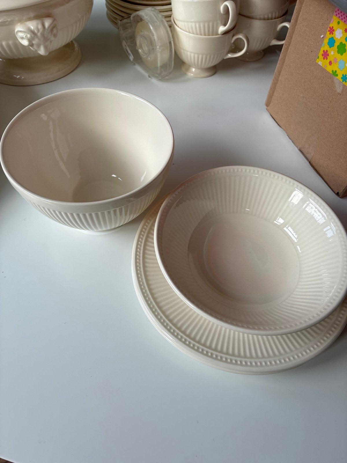 Wedgwood Windsor servies: kom, schaaltje en gebaksborden(2x), Ophalen of Verzenden, Zo goed als nieuw, Bord(en), Wedgwood