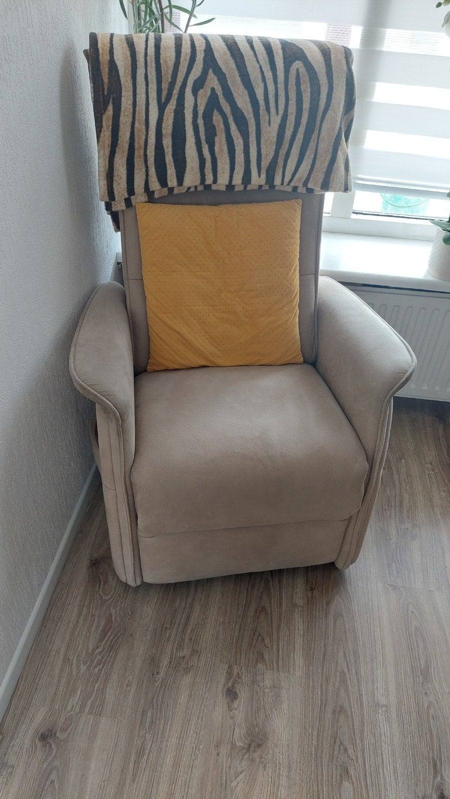 Comfortabele fauteuil - Beige, Ophalen, Gebruikt, 75 tot 100 cm, Stof