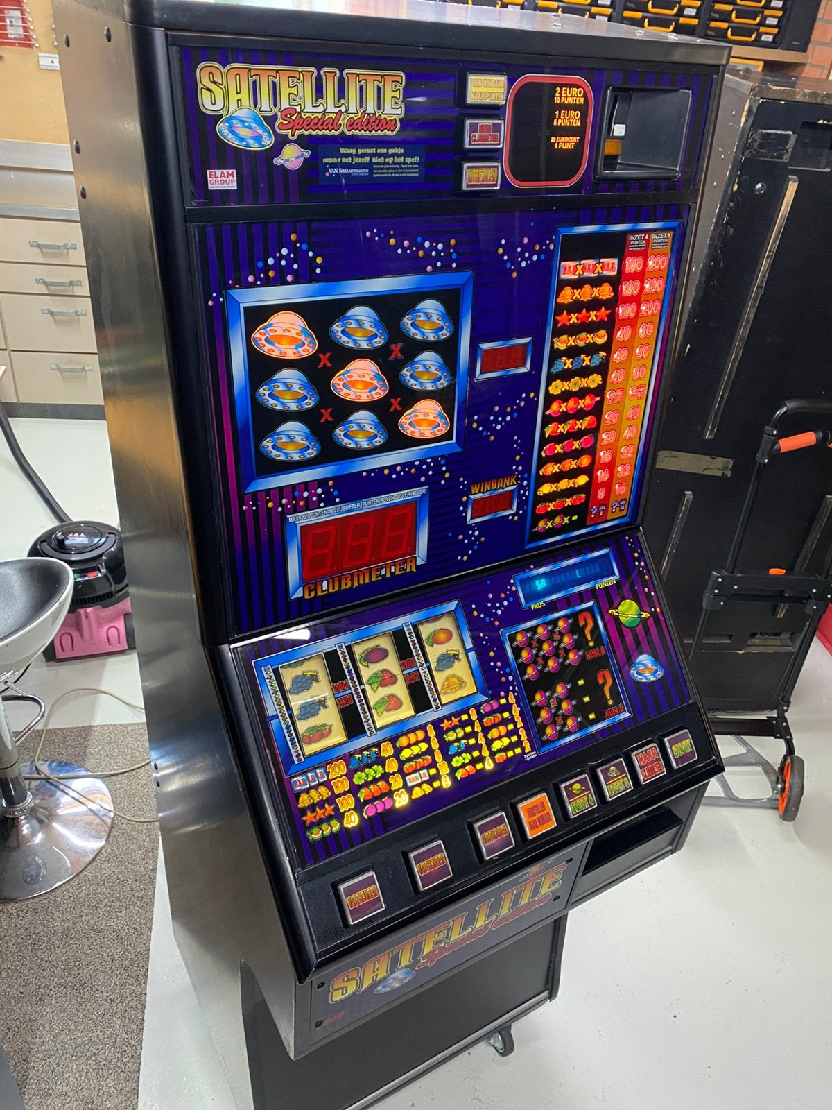Leuke en zeer nette Satellite op Euro’s (spel club 2000)€299, Verzamelen, Automaten | Gokkasten en Fruitautomaten, Euro, Ophalen