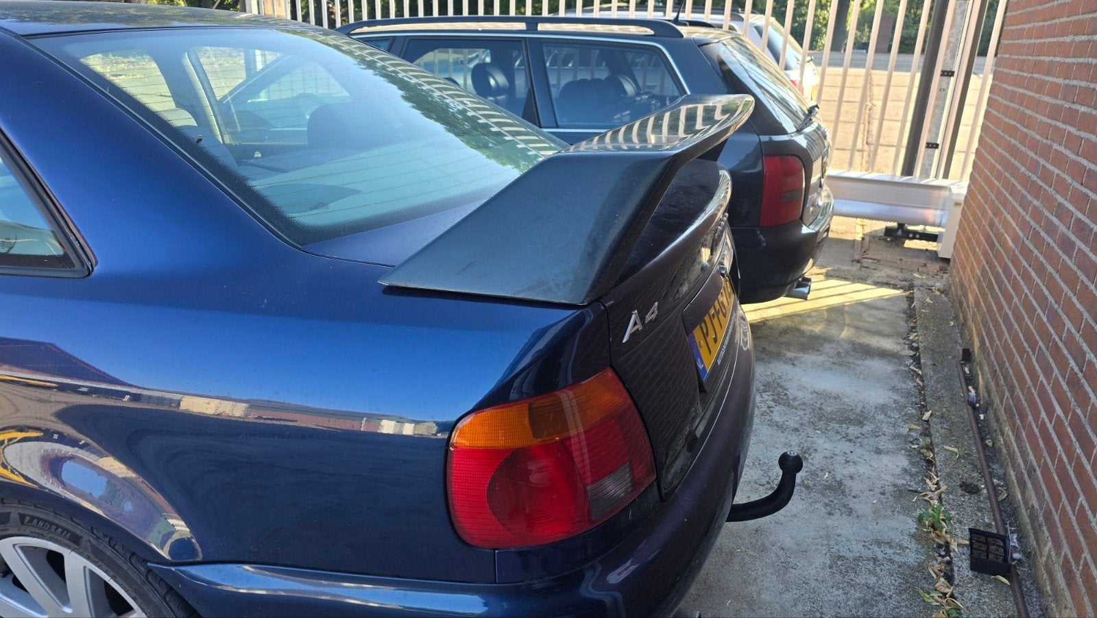 Audi A4 B5 sedan spoiler, Ophalen