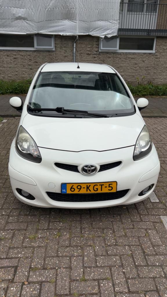 Toyota Aygo 1.0 5DRS 2010 Elektrische Ramen + Airco, Auto's, Toyota, Voorwielaandrijving, Zwart, 4 stoelen, Origineel Nederlands