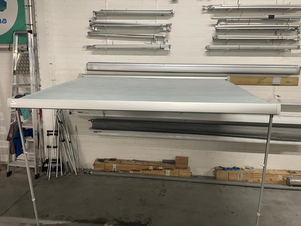 Thule Omnistor 4900 2.60 mtr luifel zilver, Ophalen, Gebruikt, /, /