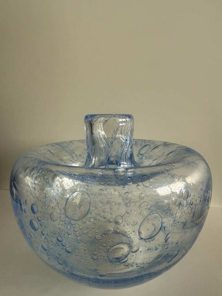 Floris Meydam – Leerdam Beukennootje bubbelvaas blauw, Blauw, Ophalen of Verzenden, Minder dan 50 cm, Glas