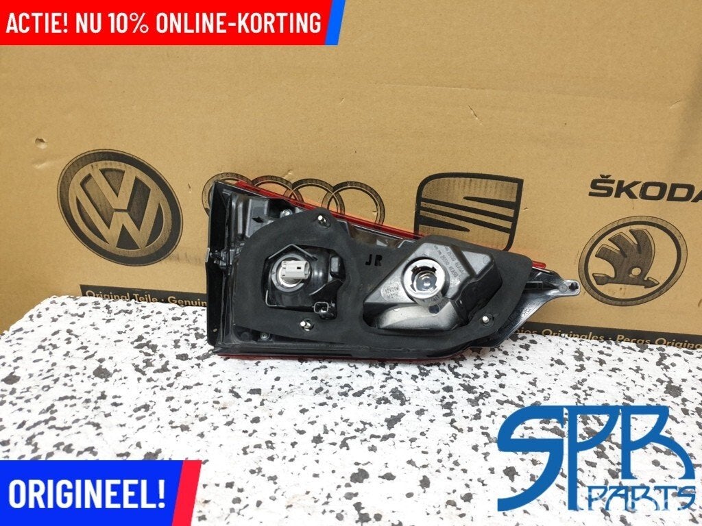 Achterlicht rechtsbinnen rechts Nissan Qashqai II 265504EA5A, Gebruikt, Ophalen of Verzenden, Nissan, Nissan
